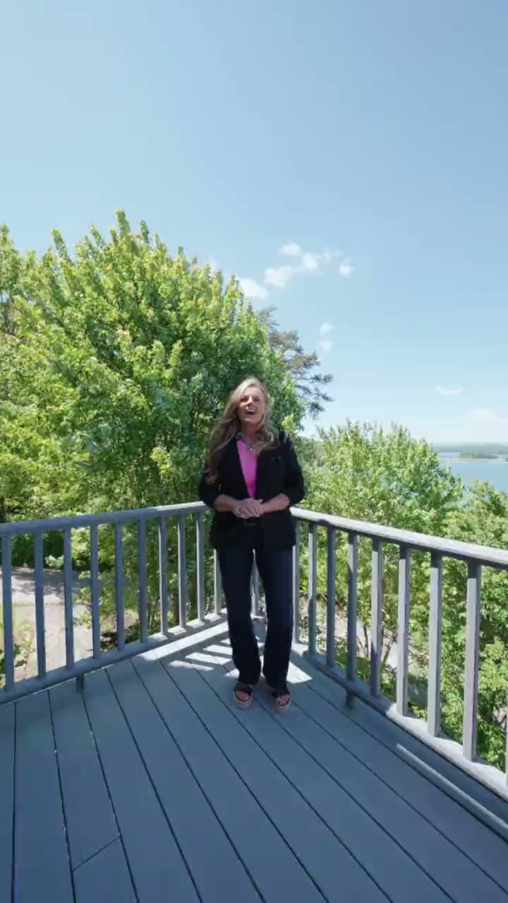 Norris Lake home tour — Kelly Clarke & Sherryl Brown, Gables & Gates