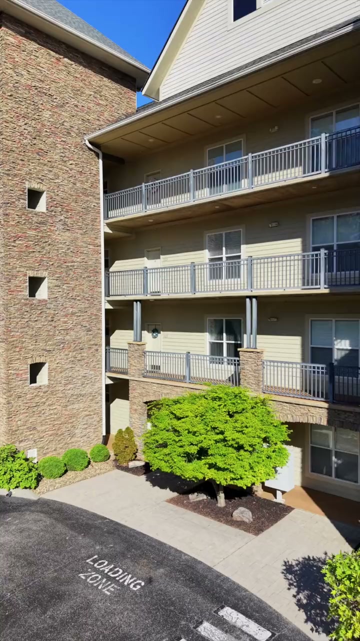 Lakefront condo reel — Jennifer Romines, The Carter Group · eXp