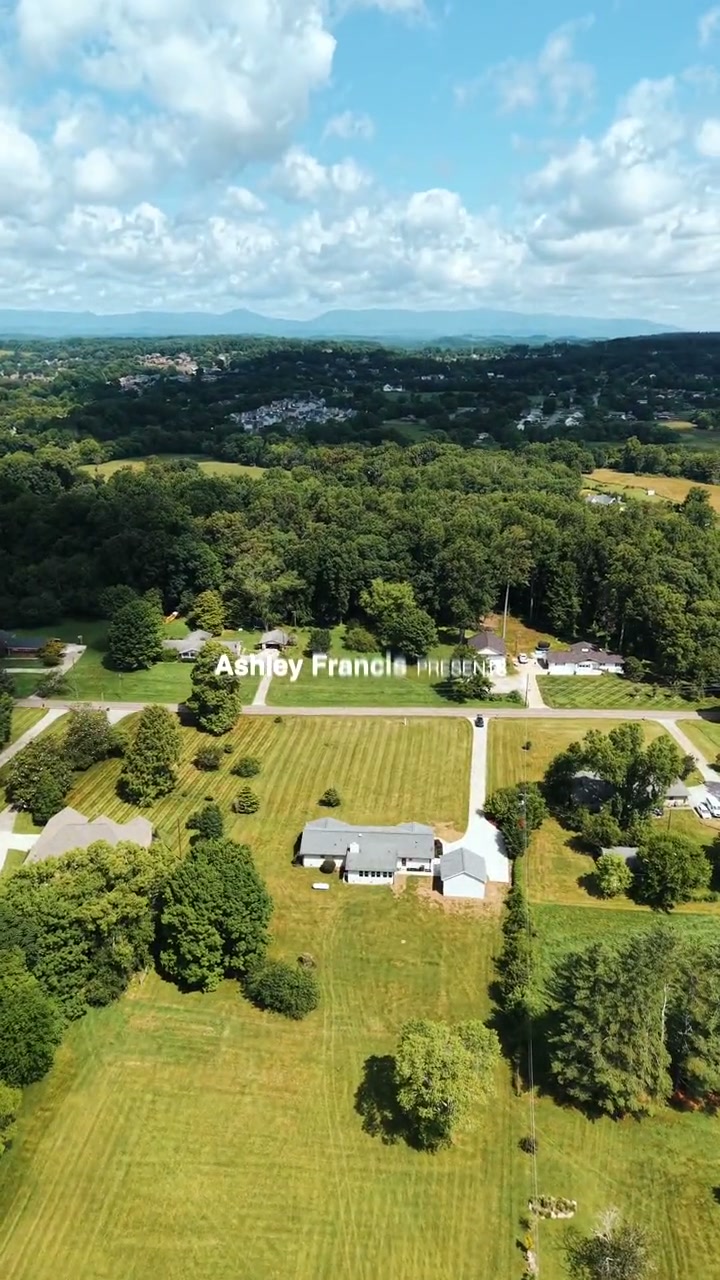 Ranch listing walkthrough — Ashley Francis, Realty Executives